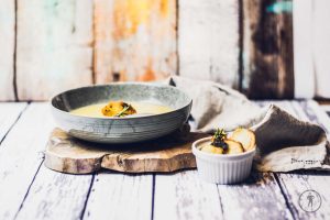 Acht schnelle Rezepte für den Arbeitsalltag - Kartoffelsuppe und Brotchips